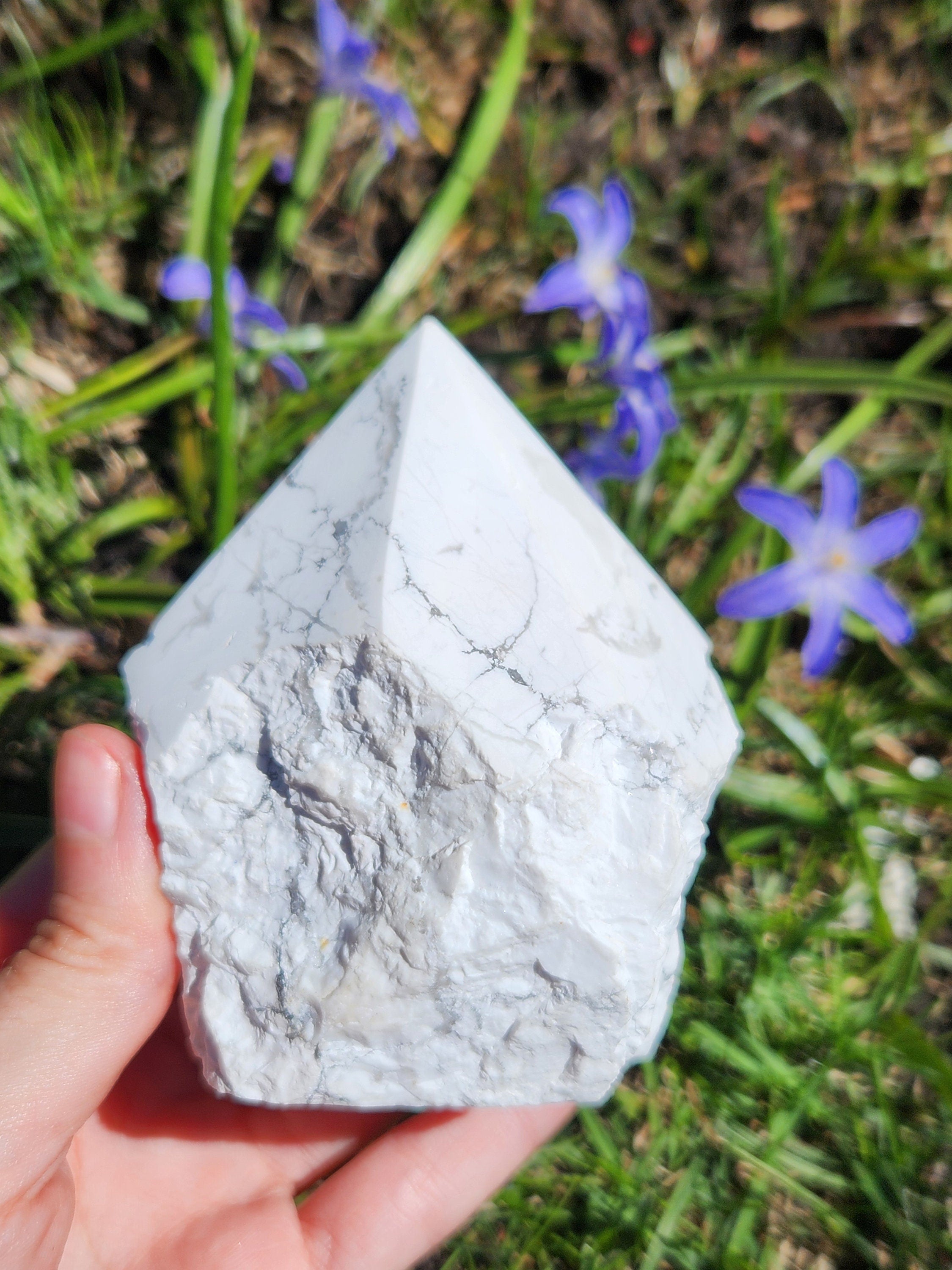 Howlite Top Polished Point