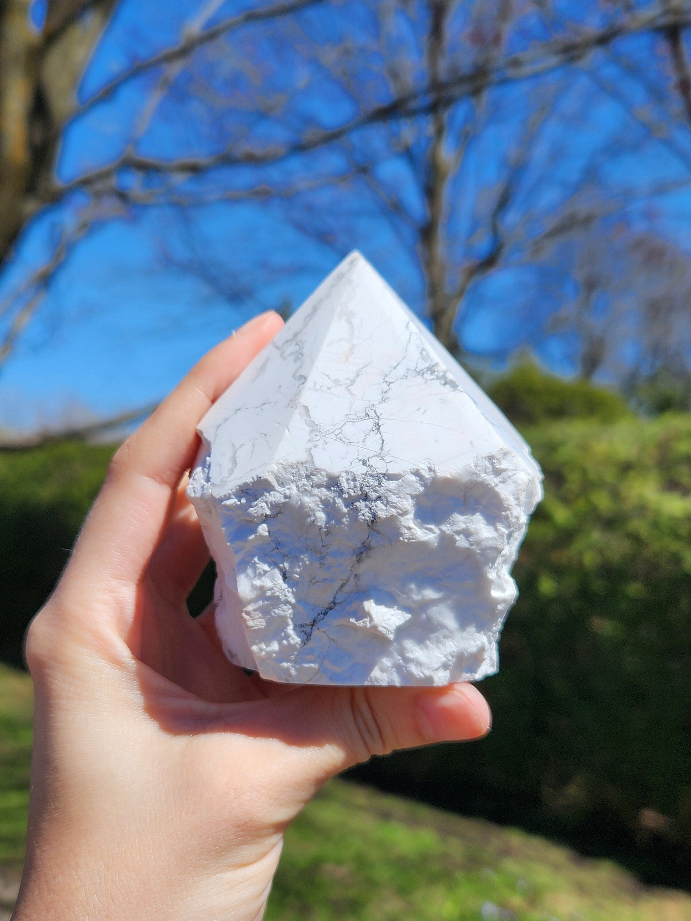 Howlite Top Polished Point