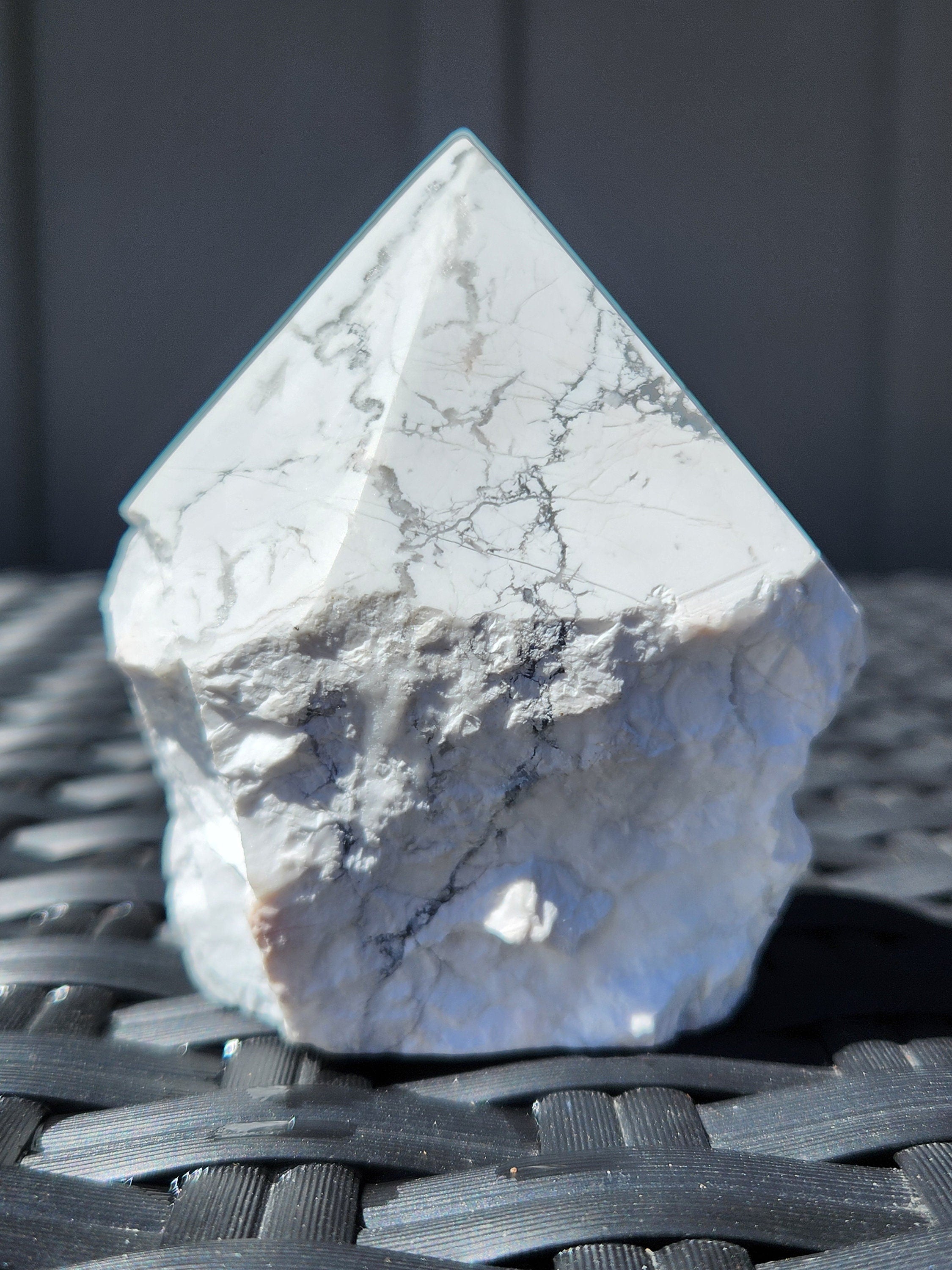 Howlite Top Polished Point