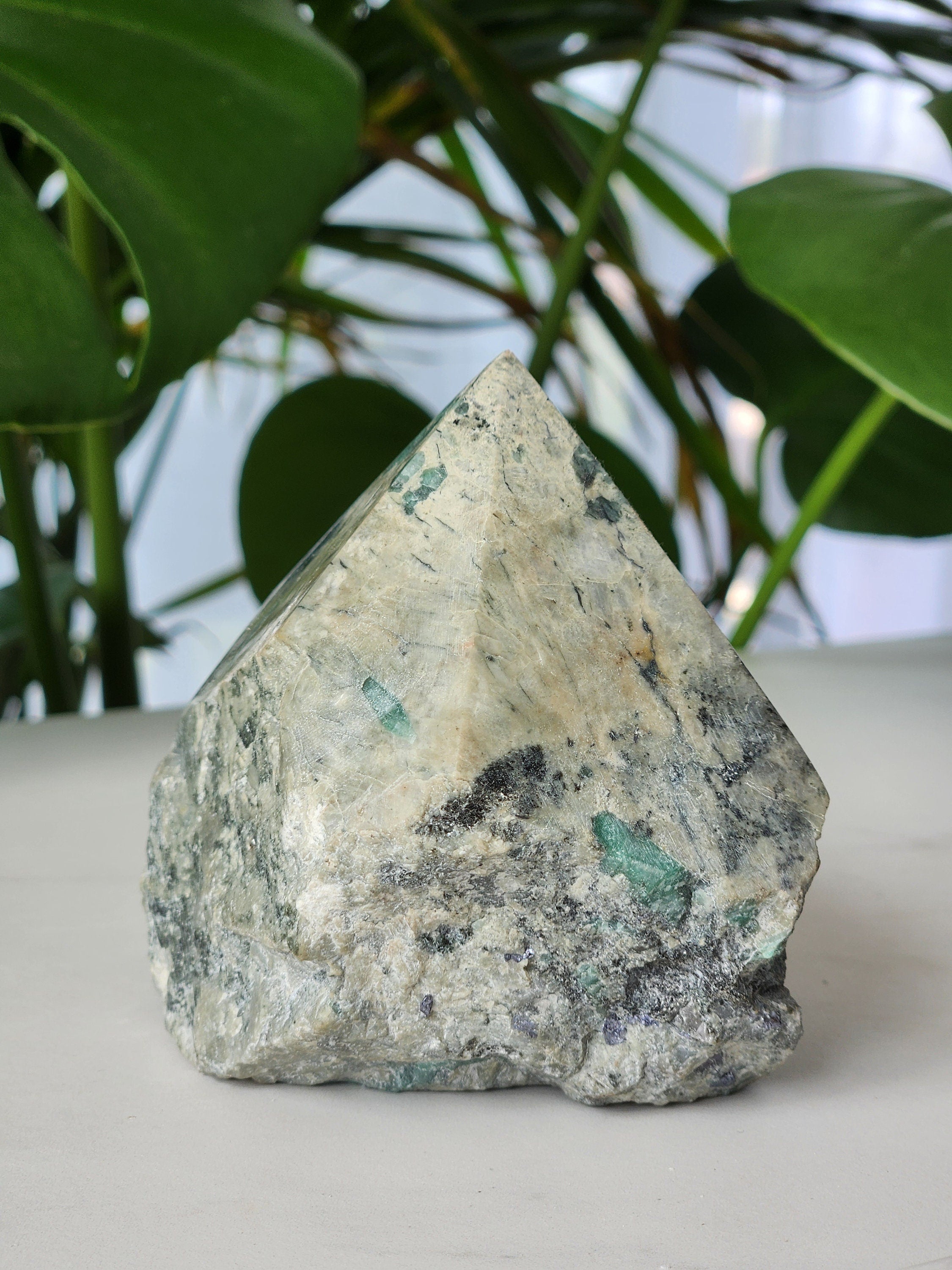 Emerald Top Polished Point