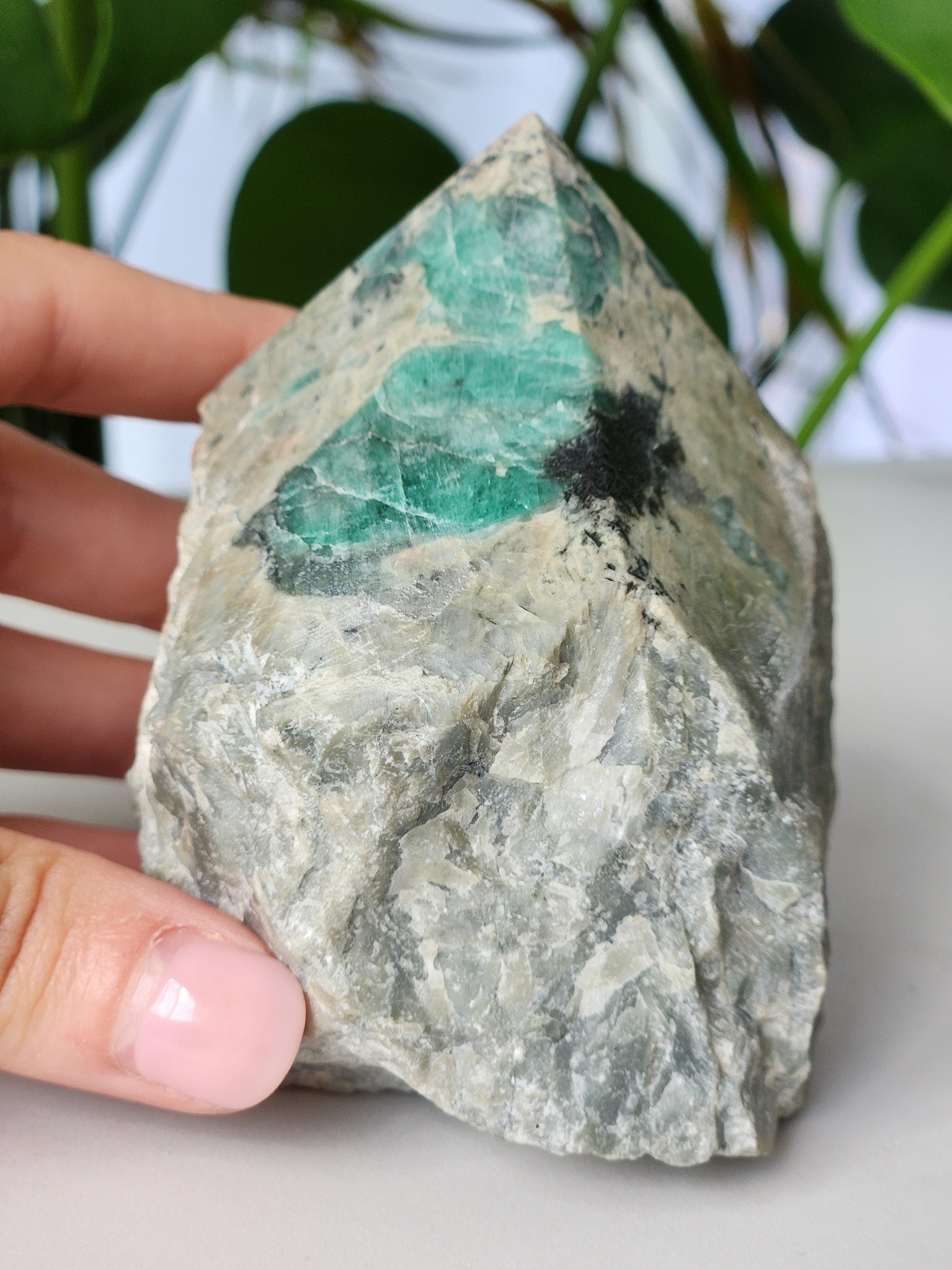 Emerald Top Polished Point