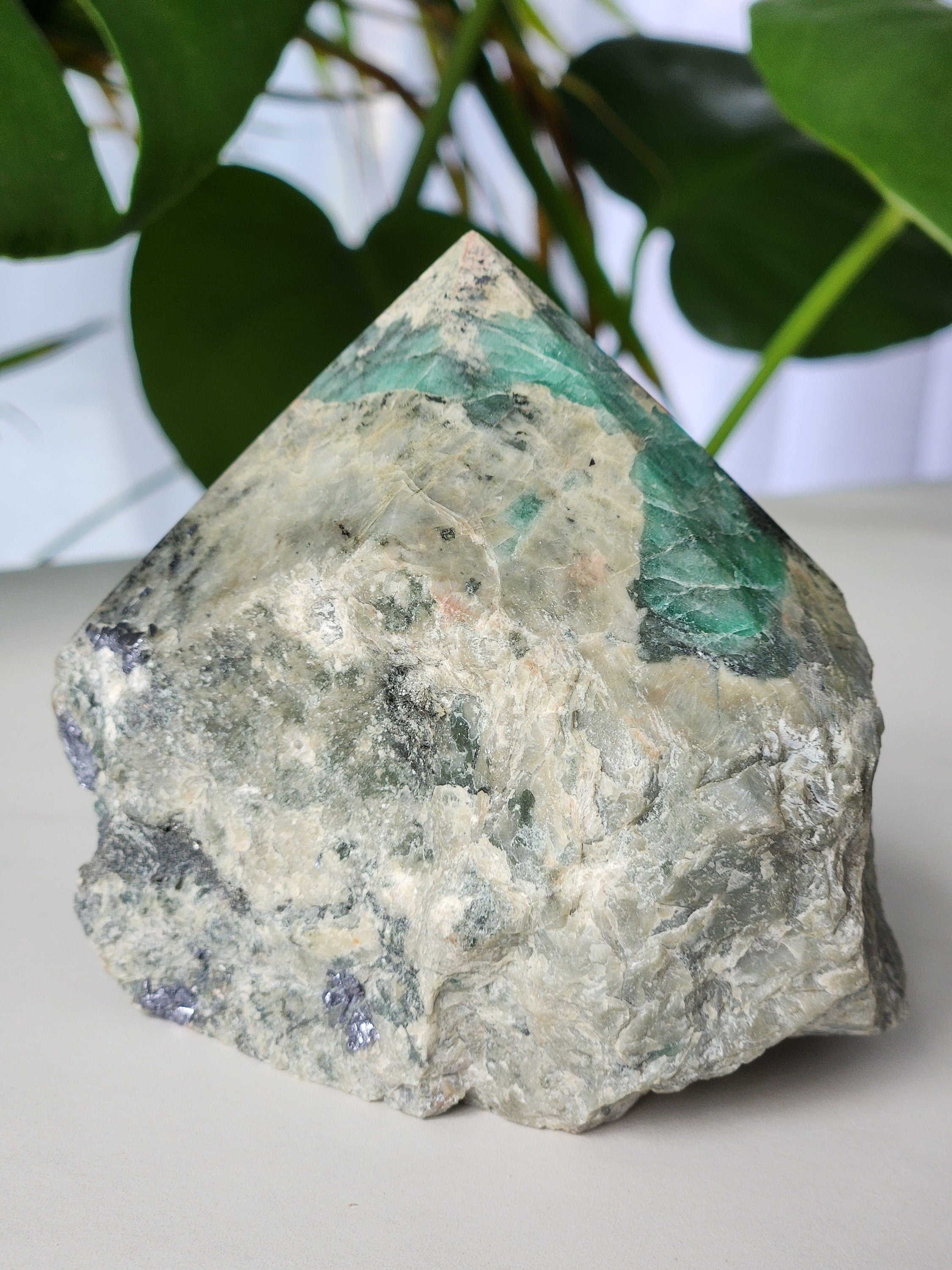 Emerald Top Polished Point