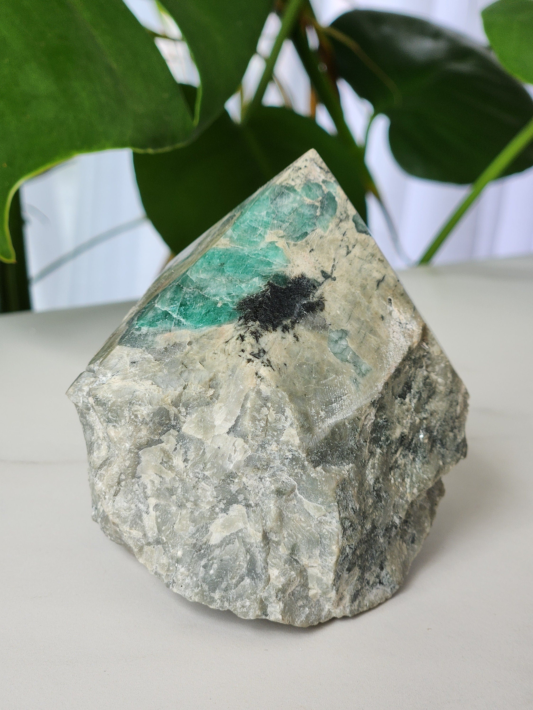 Emerald Top Polished Point