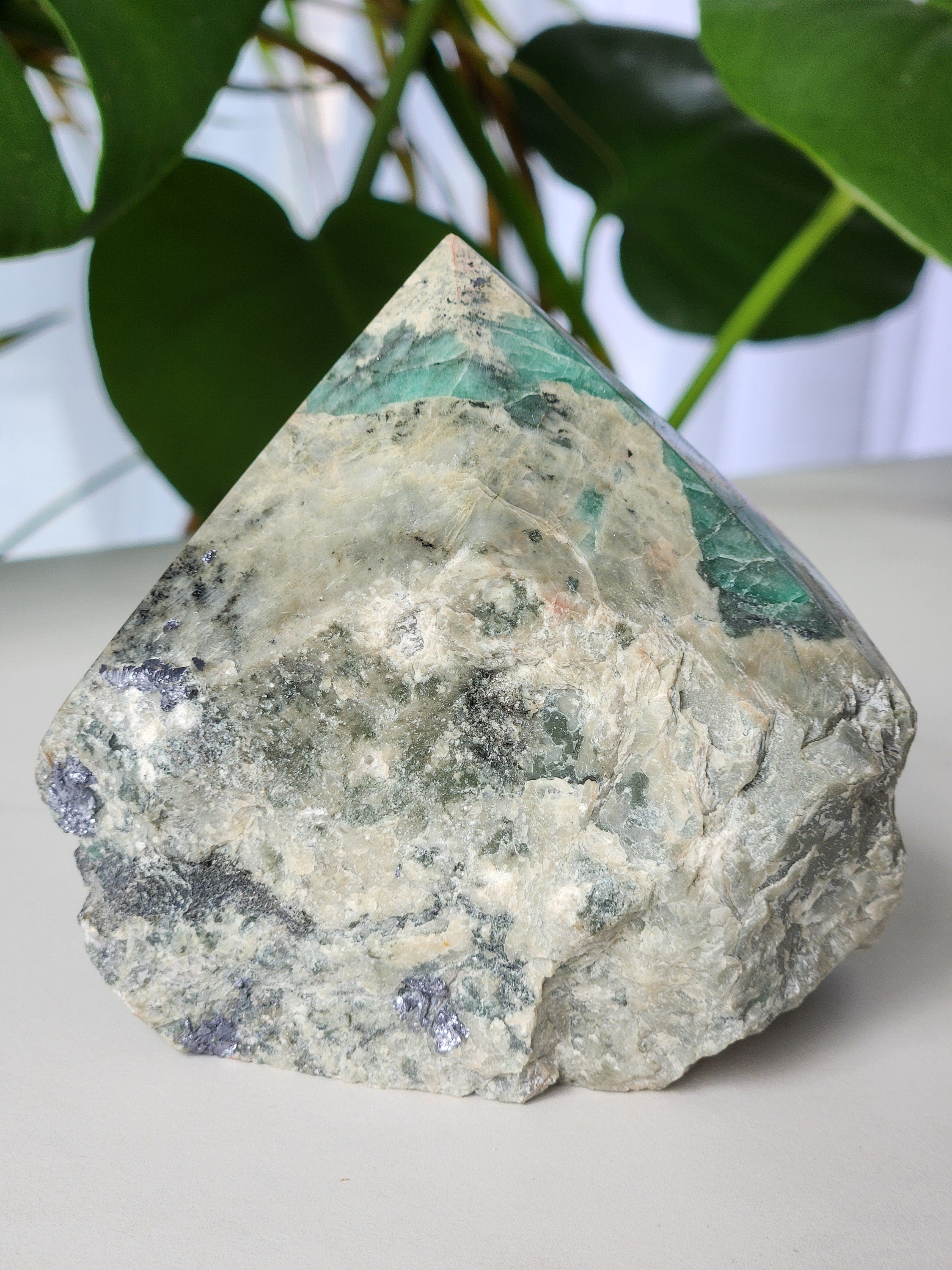 Emerald Top Polished Point