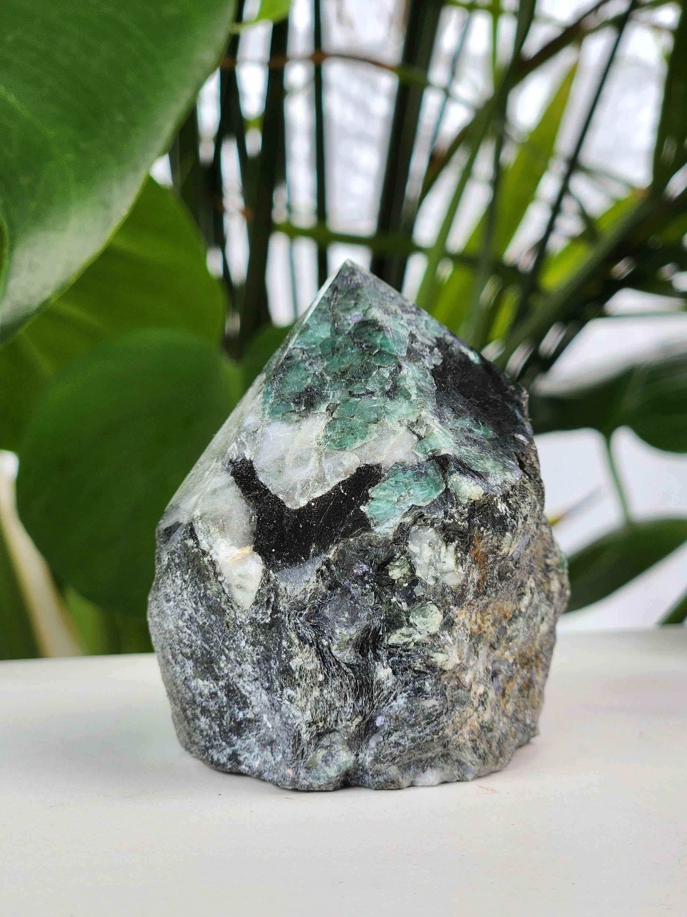 Emerald Top Polished Point