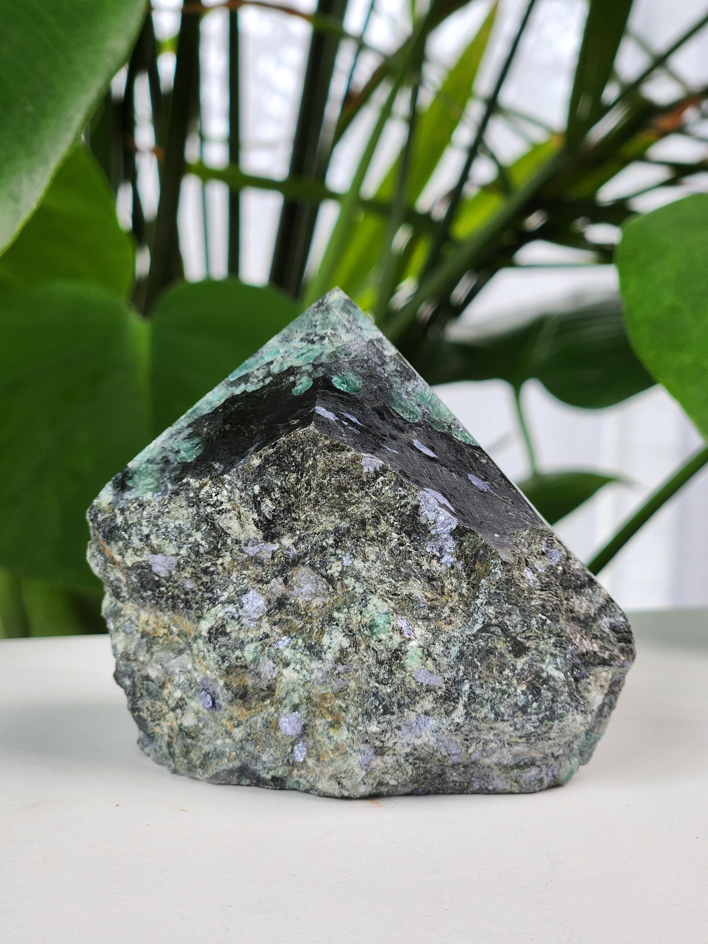 Emerald Top Polished Point