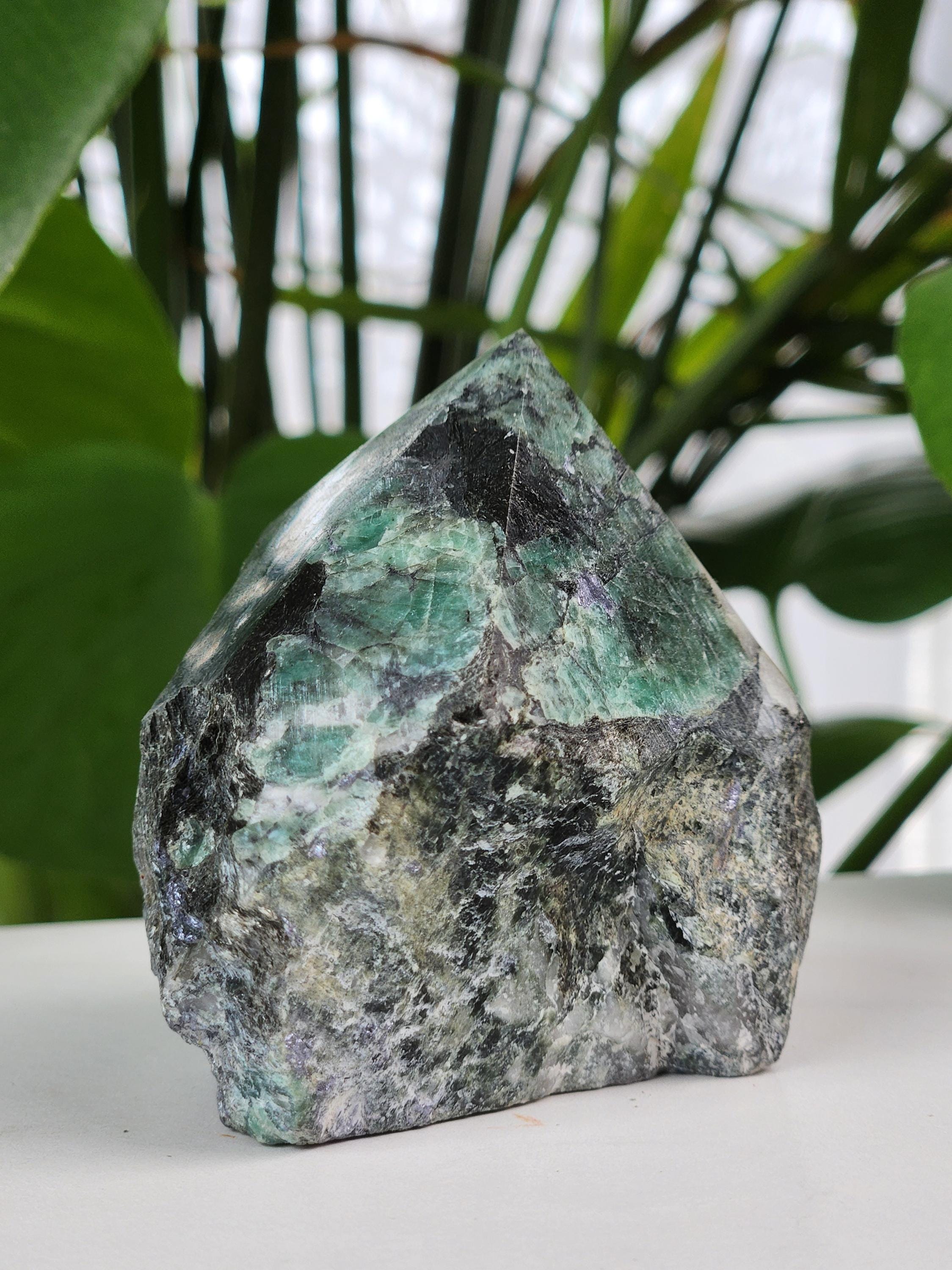 Emerald Top Polished Point