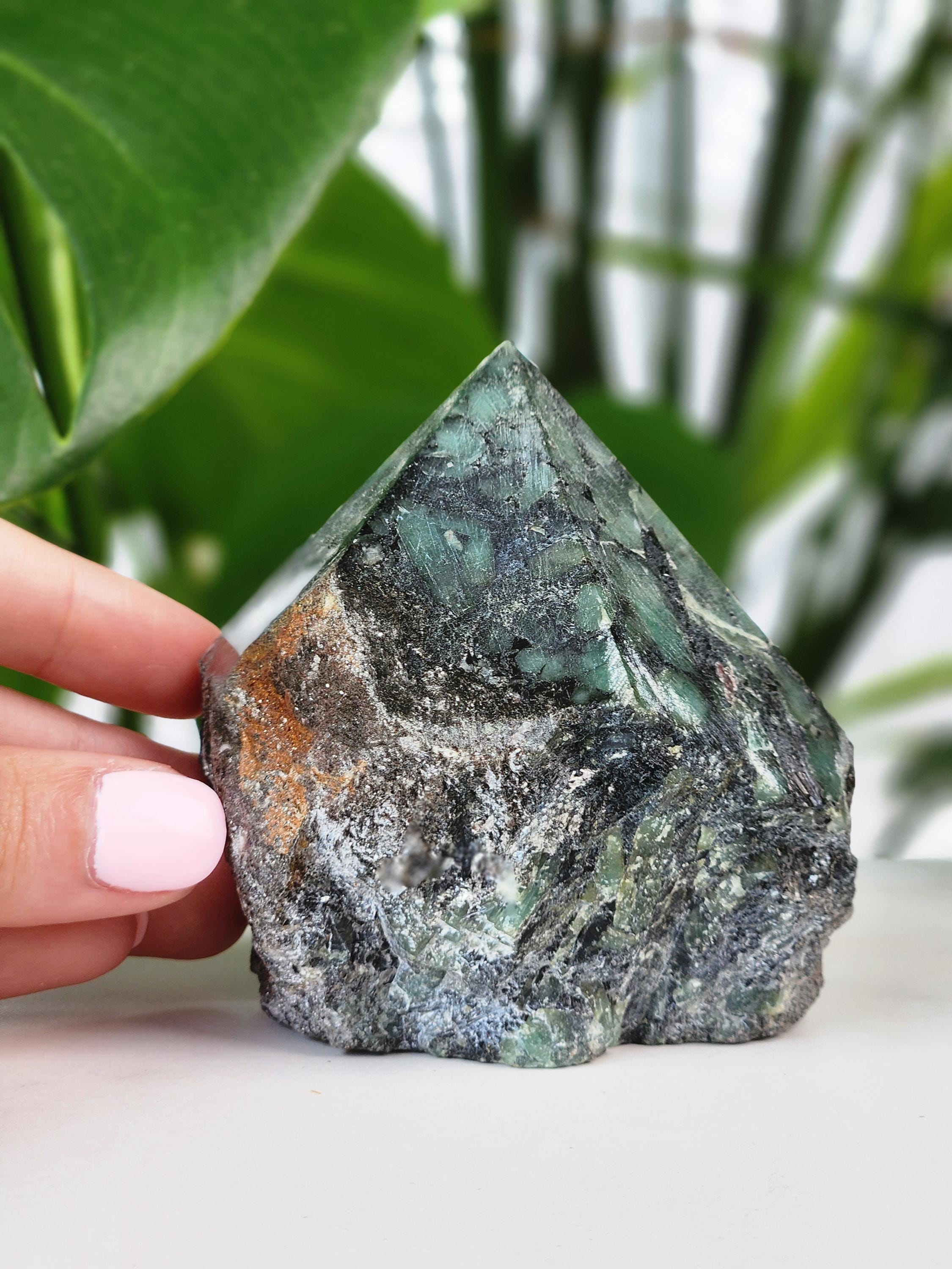 Emerald Top Polished Point