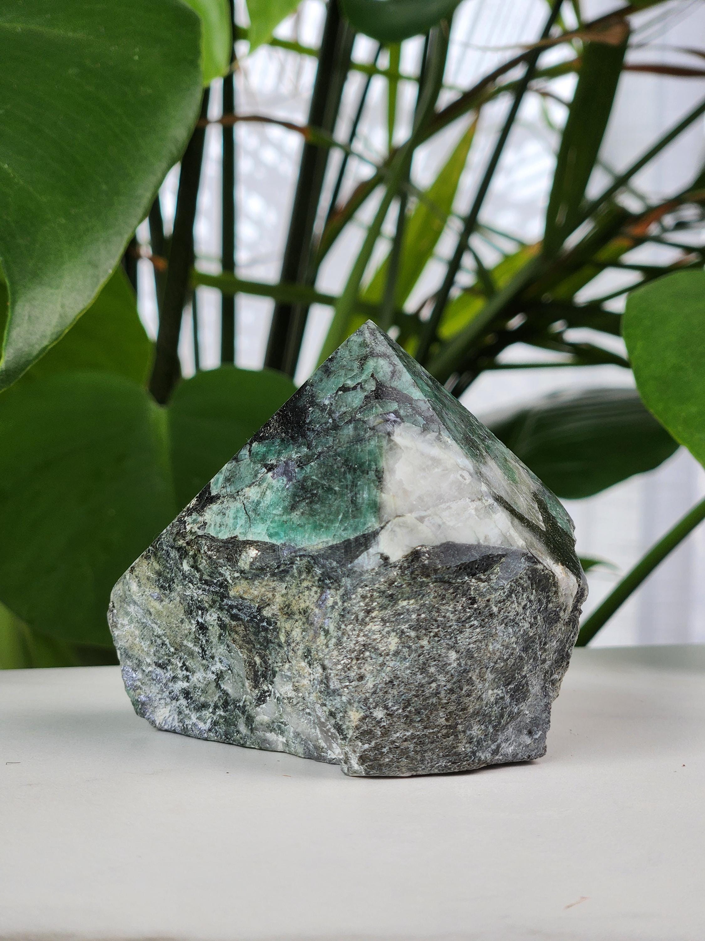 Emerald Top Polished Point