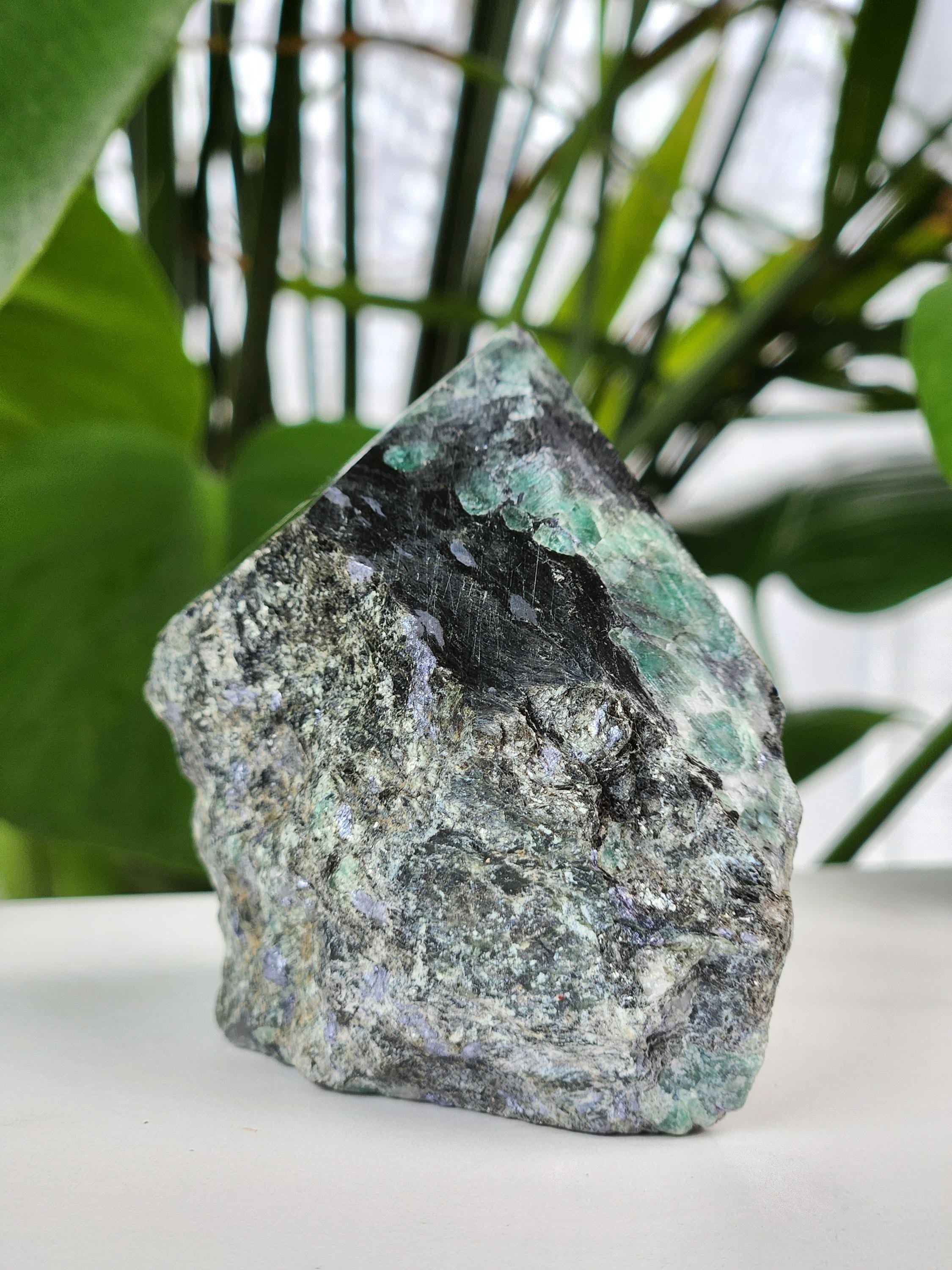 Emerald Top Polished Point