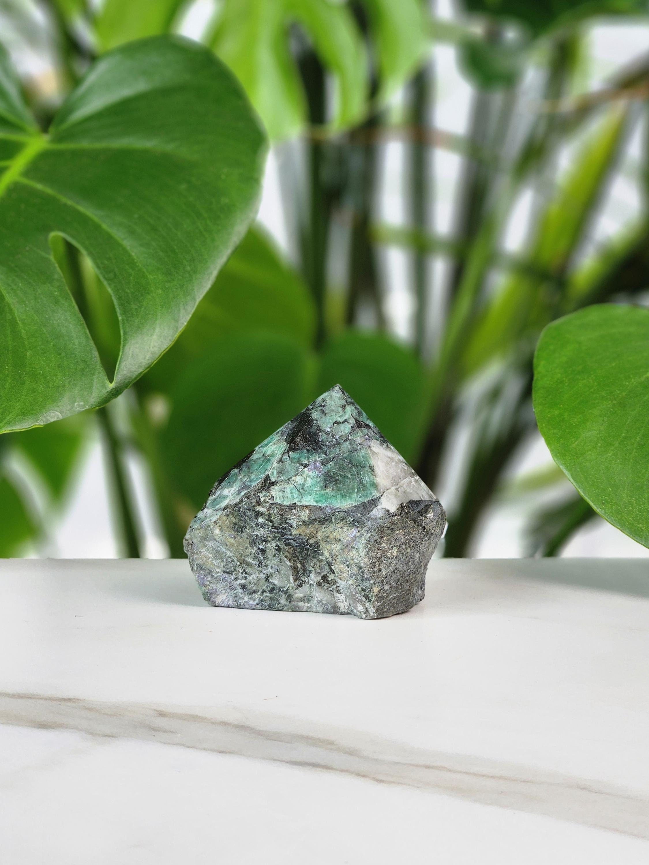 Emerald Top Polished Point